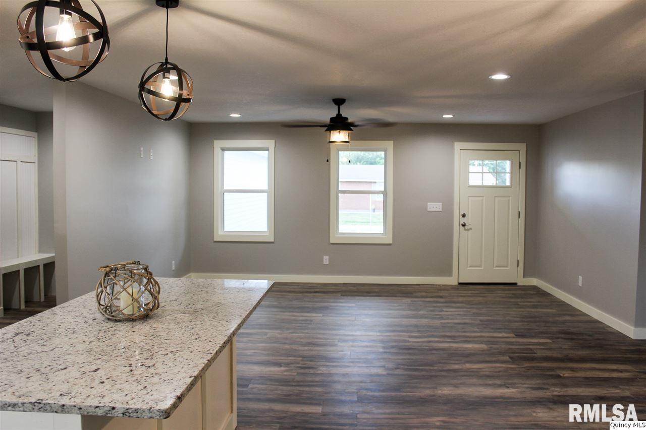 209-211 West School Street Camp Point, IL 62320 - Photo 6 of 23 Gallery Image 6