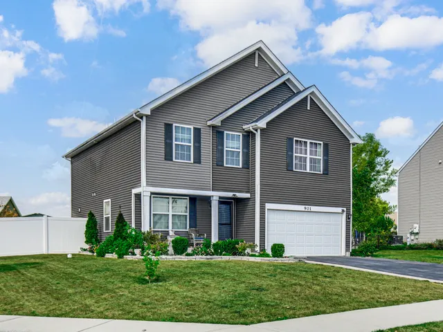 $420,000 | 901 Sable Ridge Drive, Joliet, IL 60431