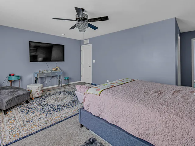 $420,000 | 901 Sable Ridge Drive, Joliet, IL 60431