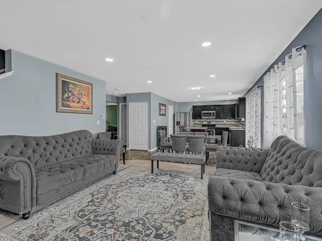 $420,000 | 901 Sable Ridge Drive, Joliet, IL 60431