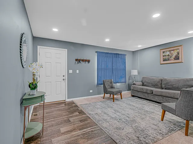 $420,000 | 901 Sable Ridge Drive, Joliet, IL 60431