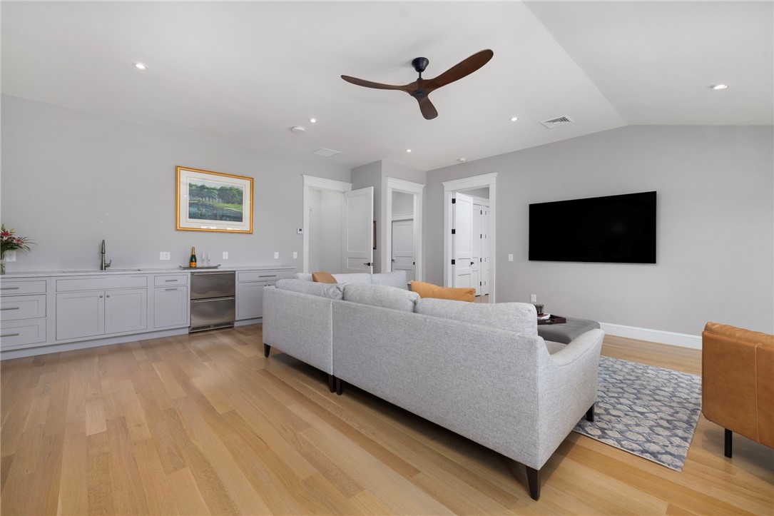 309 Ocean Road Narragansett, RI 02882 - Photo 38 of 49 Gallery Image 38