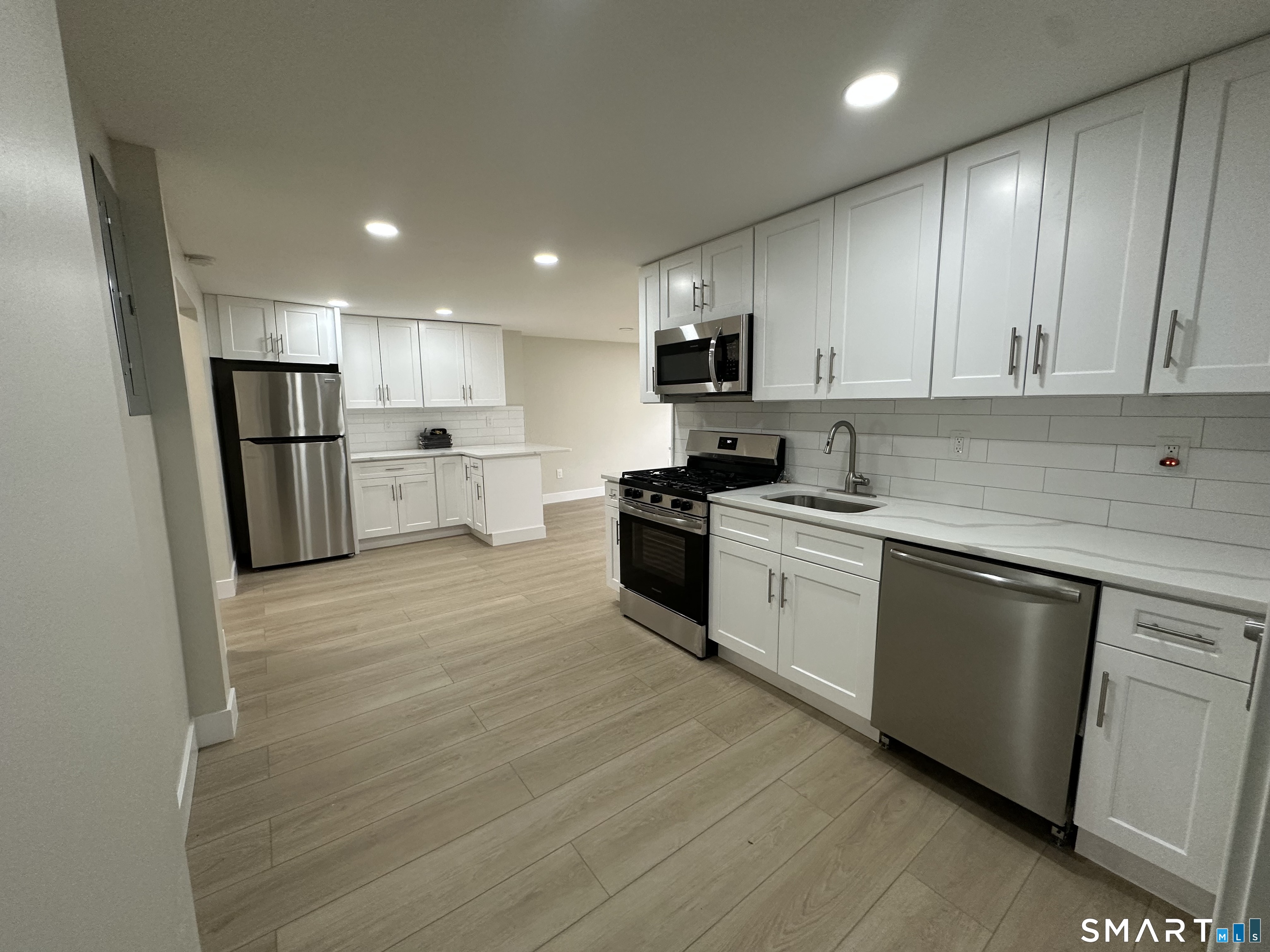 49 Dodgingtown Road Newtown, CT 06470 - Photo 6 of 13