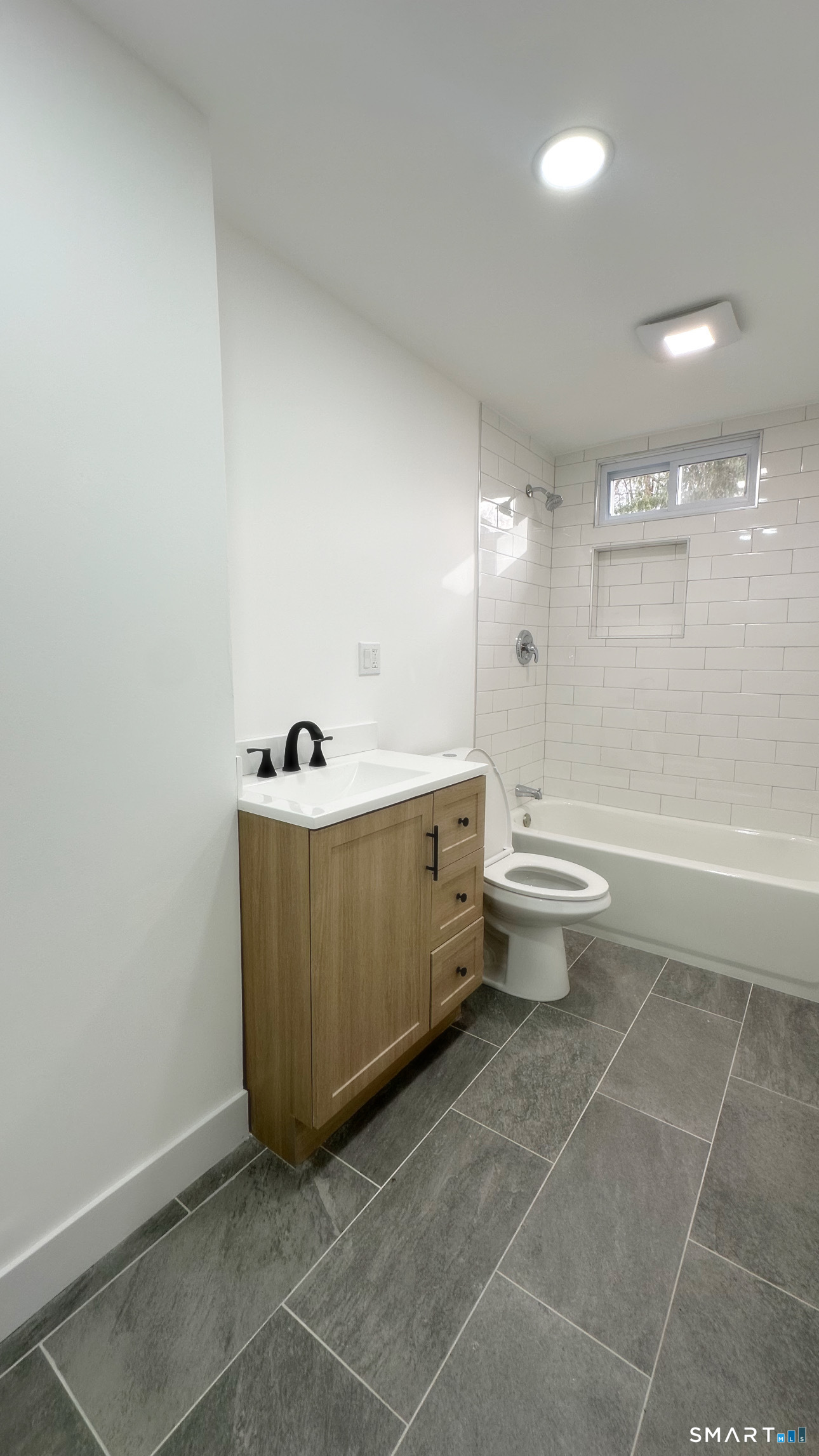 49 Dodgingtown Road Newtown, CT 06470 - Photo 7 of 13