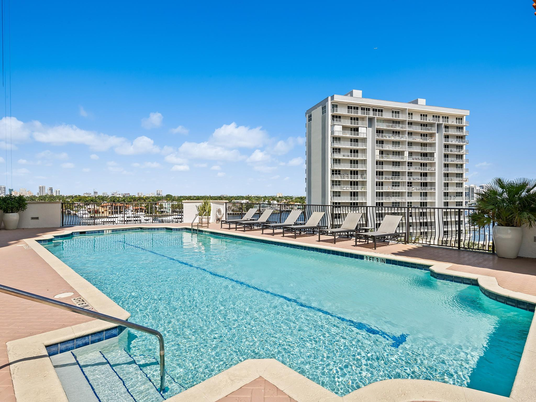 100 South Birch Road, Unit 1803 Fort Lauderdale, FL 33316 - Photo 28 of 42 Pool