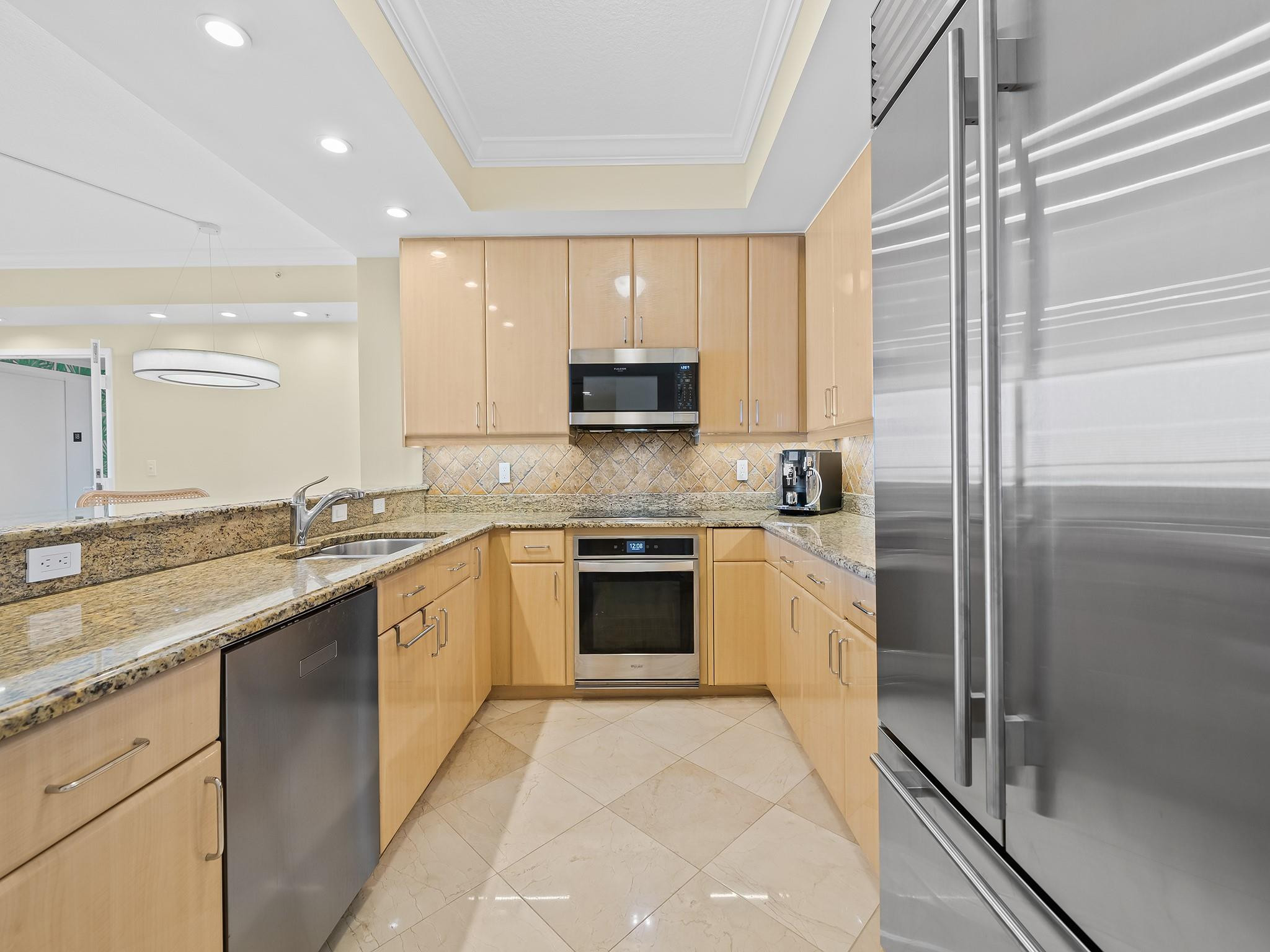 100 South Birch Road, Unit 1803 Fort Lauderdale, FL 33316 - Photo 8 of 42 Kitchen