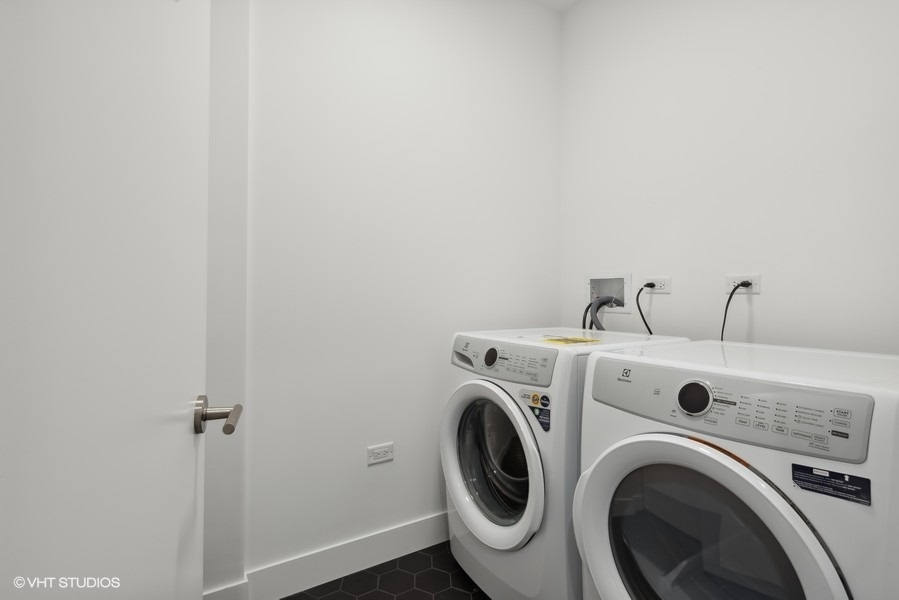 323 South Racine Avenue, Unit 6A Chicago, IL 60607 - Photo 25 of 28 a utility room with dryer and washer