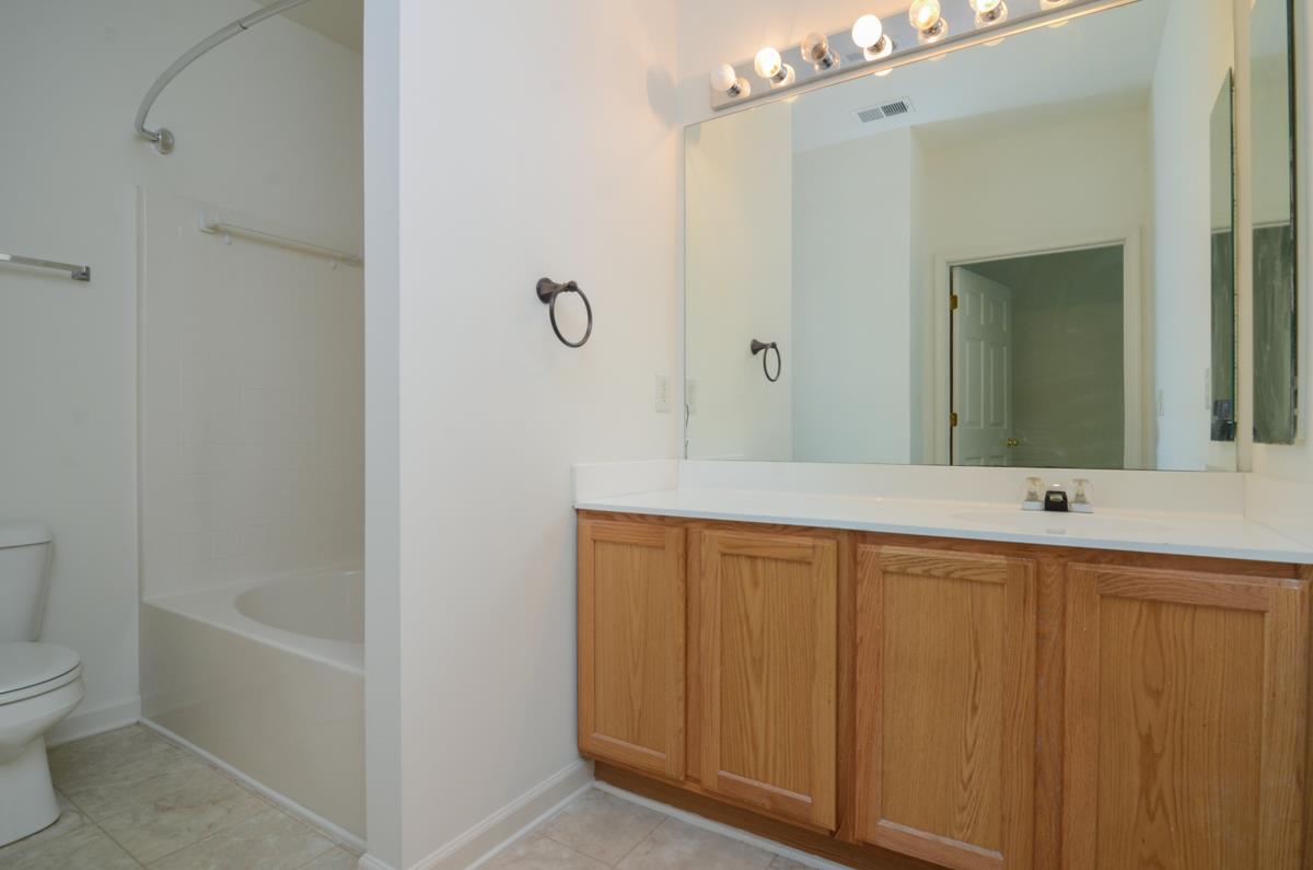 3401 Anderson Road, Unit 52 Antioch, TN 37013 - Photo 12 of 24 a bathroom with a bathtub and a sink