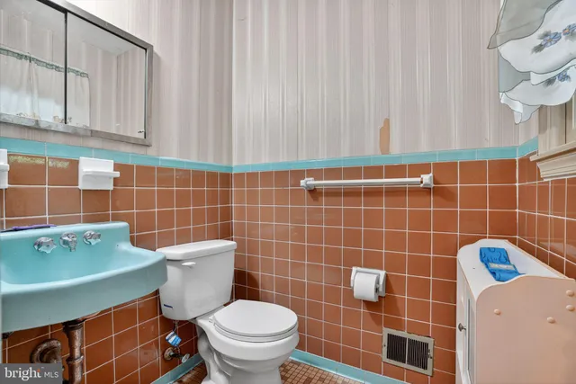 $419,990 | 7902 Oland Court, Hyattsville, MD 20784