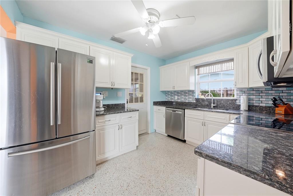 10437 52nd Avenue North St. Petersburg, FL 33708 - Photo 35 of 36
