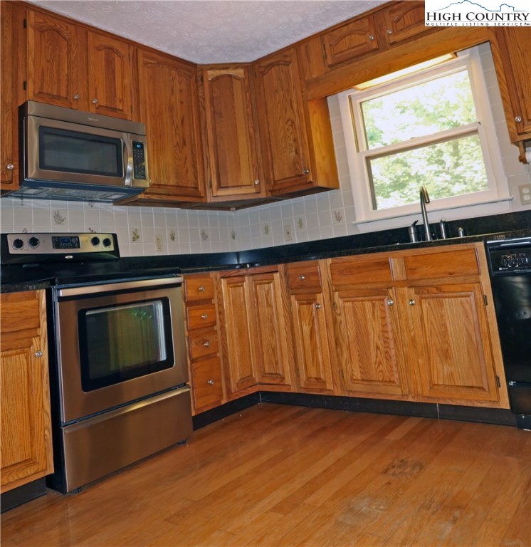 556 Teaberry Hills Road Boone, NC 28607 - Photo 3 of 24 Gallery Image 3