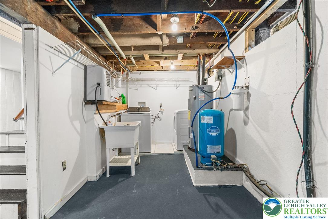 1439 Seidersville Road Bethlehem, PA 18015 - Photo 39 of 55 a view of entryway