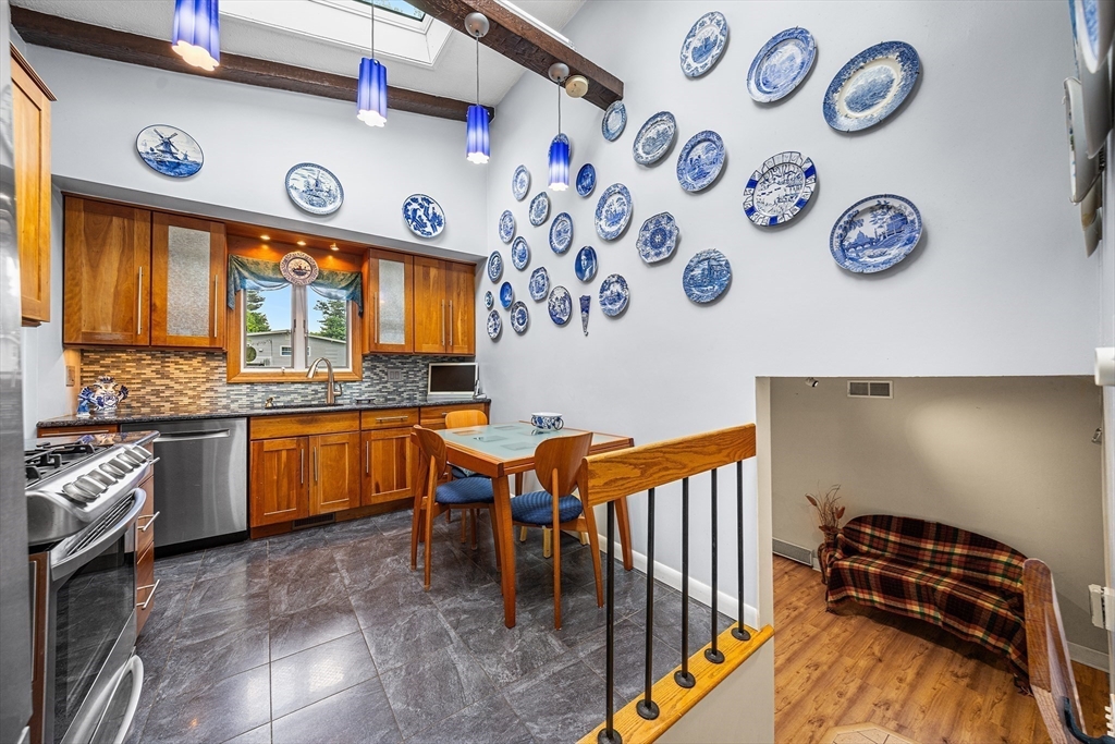 27 Randy Road Framingham, MA 01701 - Photo 10 of 42