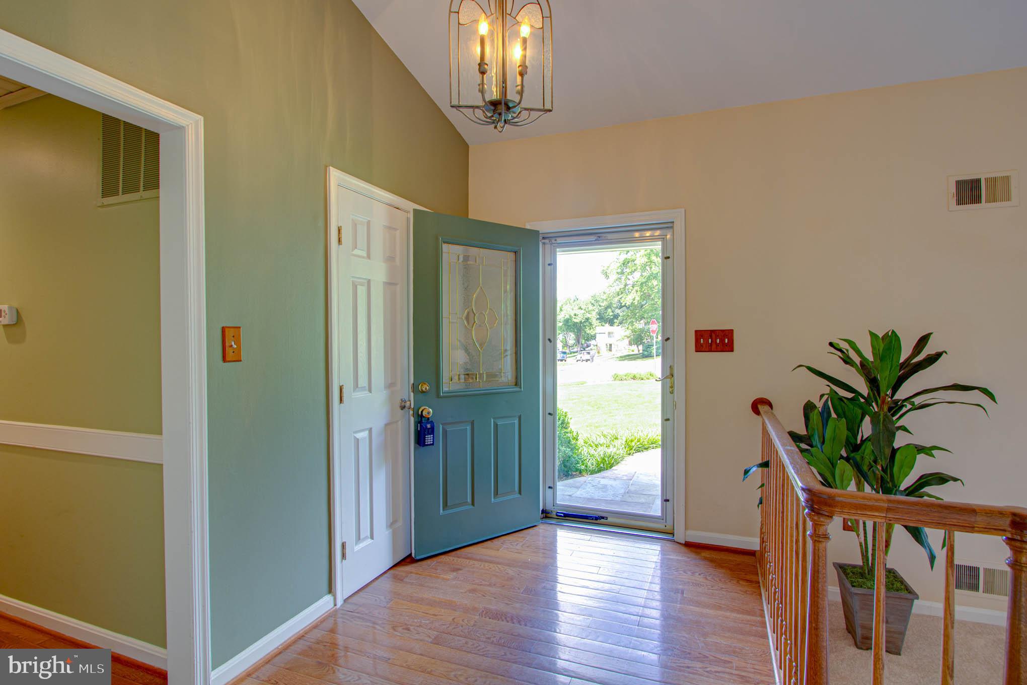 9048 Brook Ford Road Burke, VA 22015 - Photo 14 of 54 Gallery Image 14