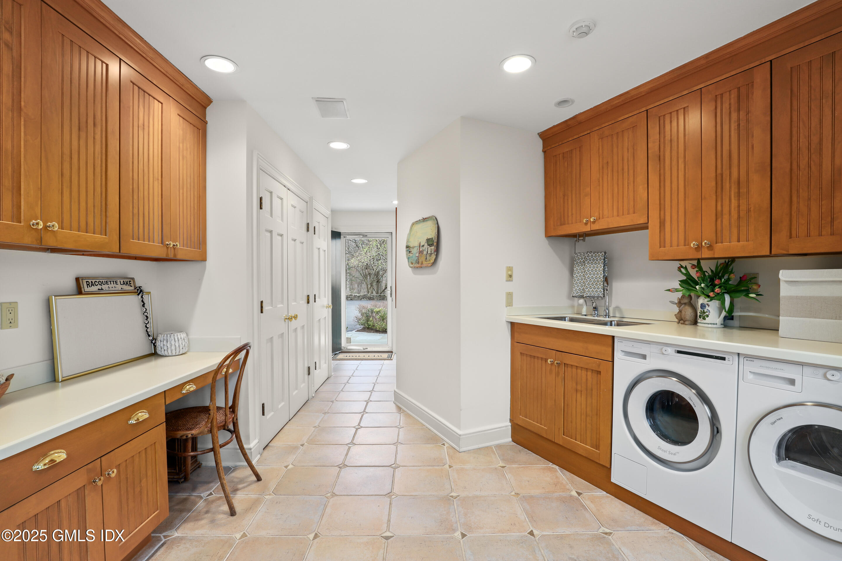 502 Indian Field Road Greenwich, CT 06830 - Photo 27 of 37 Laundry Room
