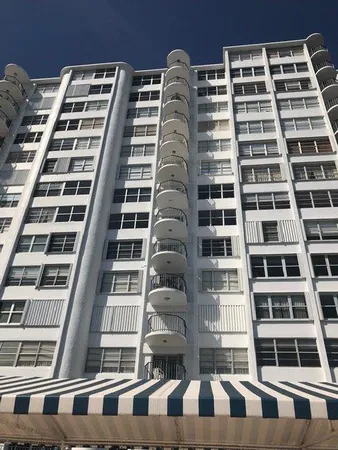 $2,500 | 11930 North Bayshore Drive, Unit 706, North Miami, FL 33181