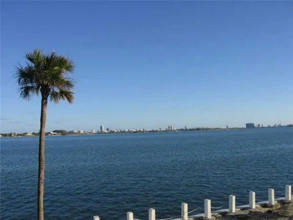 $2,500 | 11930 North Bayshore Drive, Unit 706, North Miami, FL 33181