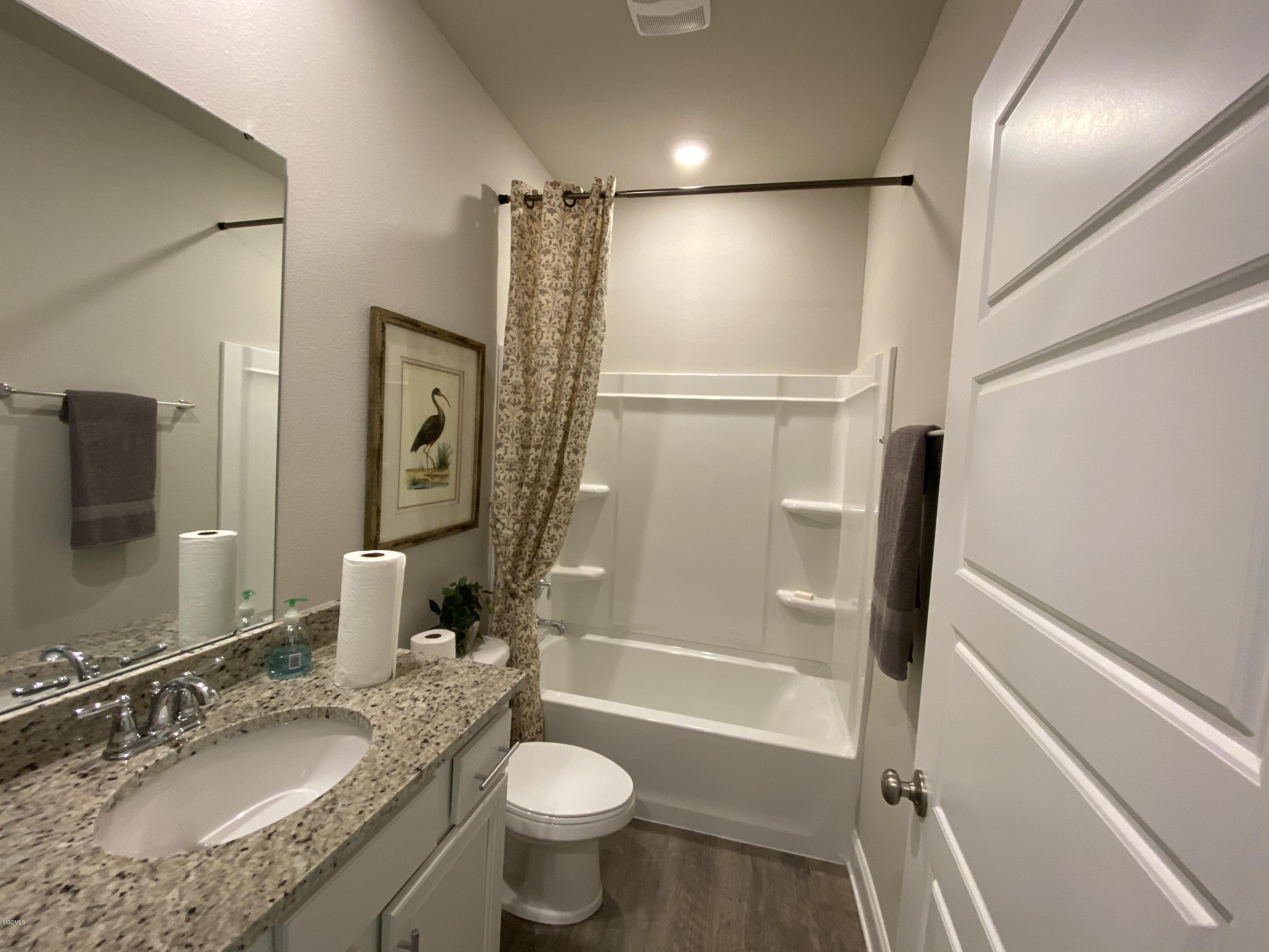 11233 Shorecrest Road Biloxi, MS 39532 - Photo 25 of 27 Destin Bath 3