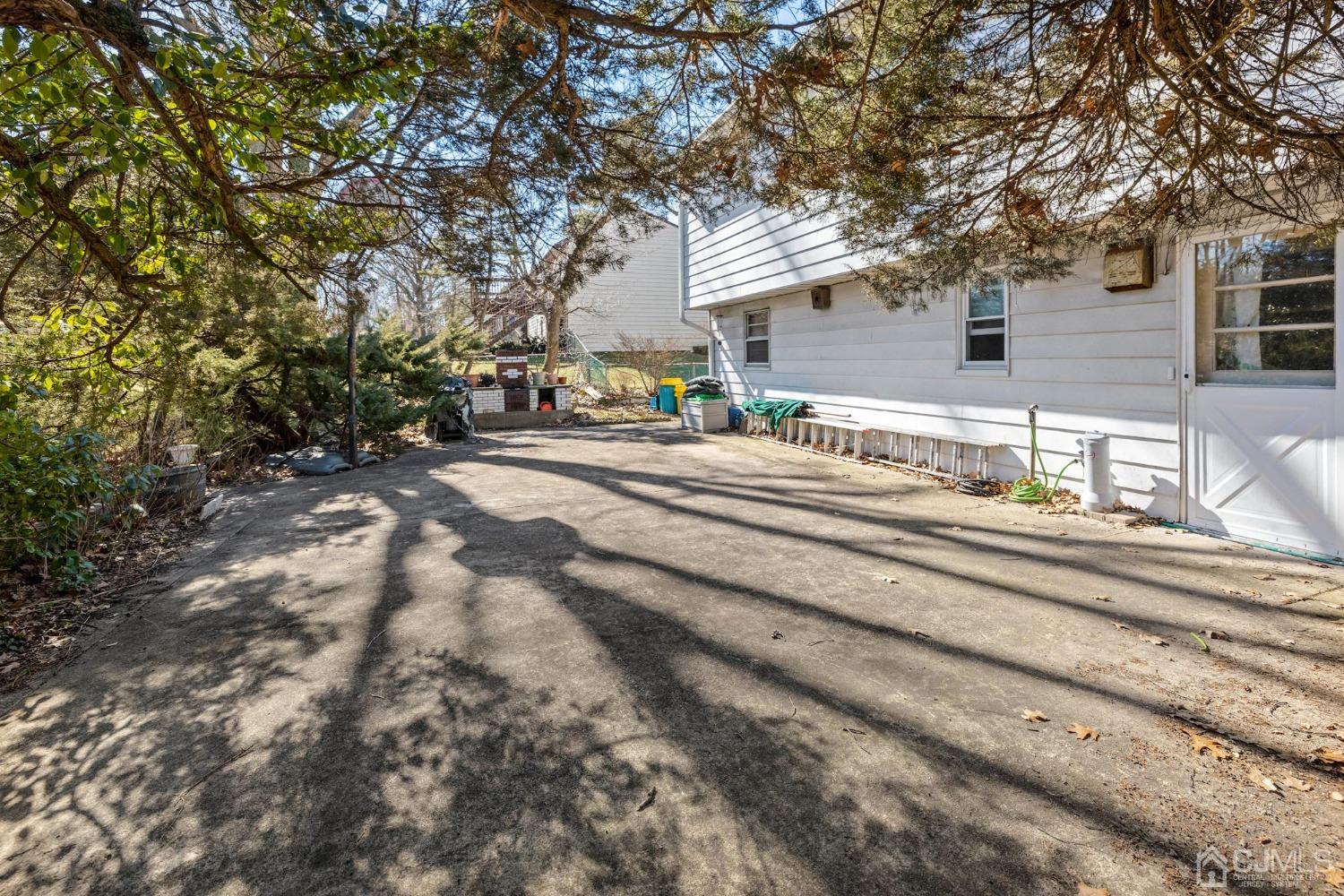 8 Sherry Road East Brunswick, NJ 08816 - Photo 27 of 30 Gallery Image 27