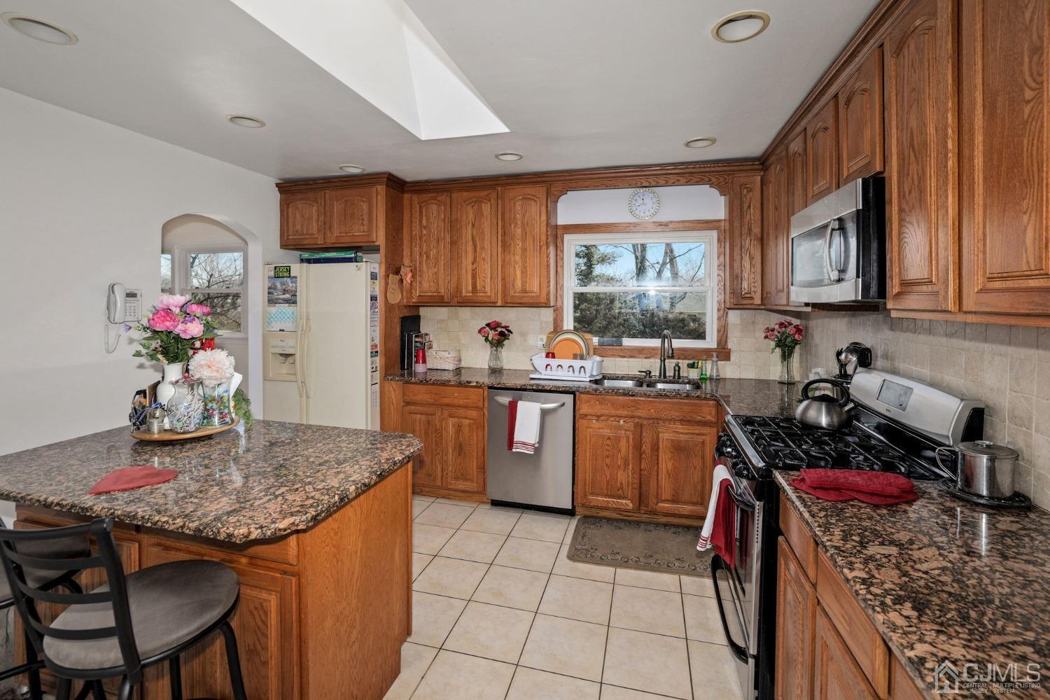 8 Sherry Road East Brunswick, NJ 08816 - Photo 7 of 30 Gallery Image 7