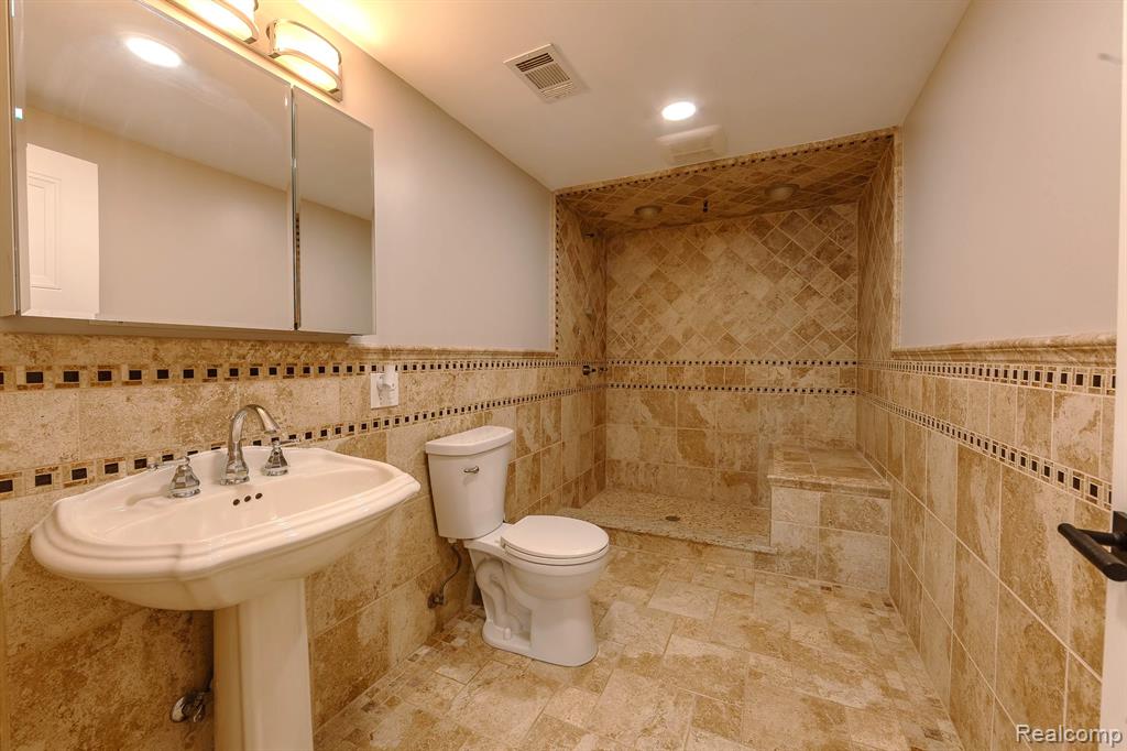 2970 Pheasant Ring Court Rochester Hills, MI 48309 - Photo 31 of 37