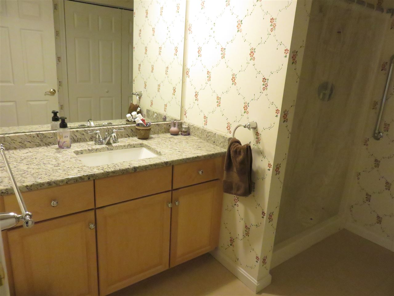 10 Old Stage Road, Unit 7 Litchfield, NH 03052 - Photo 13 of 30