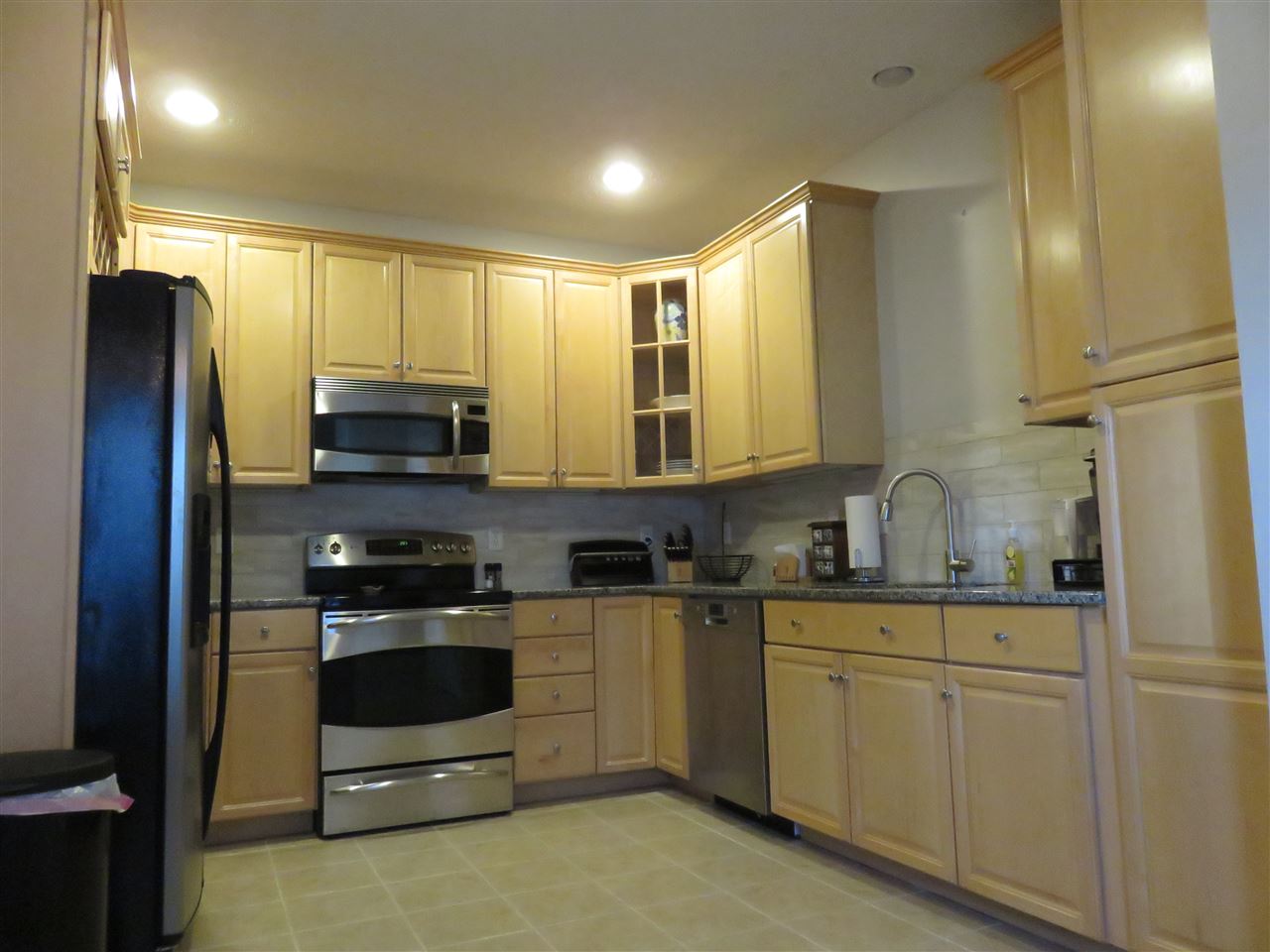 10 Old Stage Road, Unit 7 Litchfield, NH 03052 - Photo 4 of 30