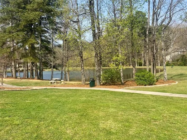 $212,500 | 1698 Pin Oak Drive, Unit 129, Dalton, GA 30721