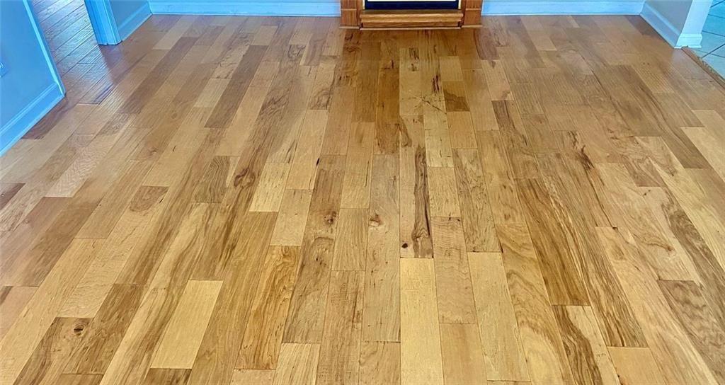 1698 Pin Oak Drive, Unit 129 Dalton, GA 30721 - Photo 7 of 37 a bathroom with a shower curtain