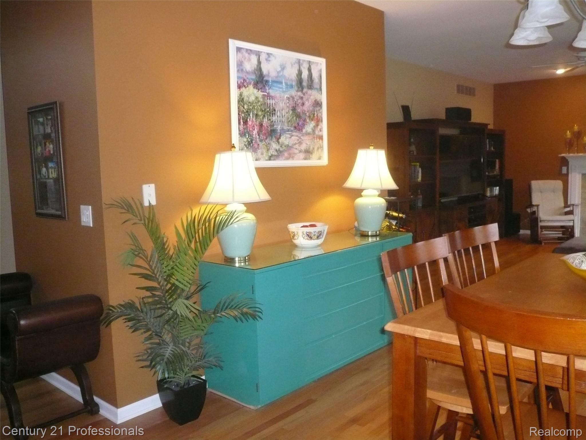 3863 Fawn Drive Rochester, MI 48306 - Photo 20 of 55 P1040215.JPG