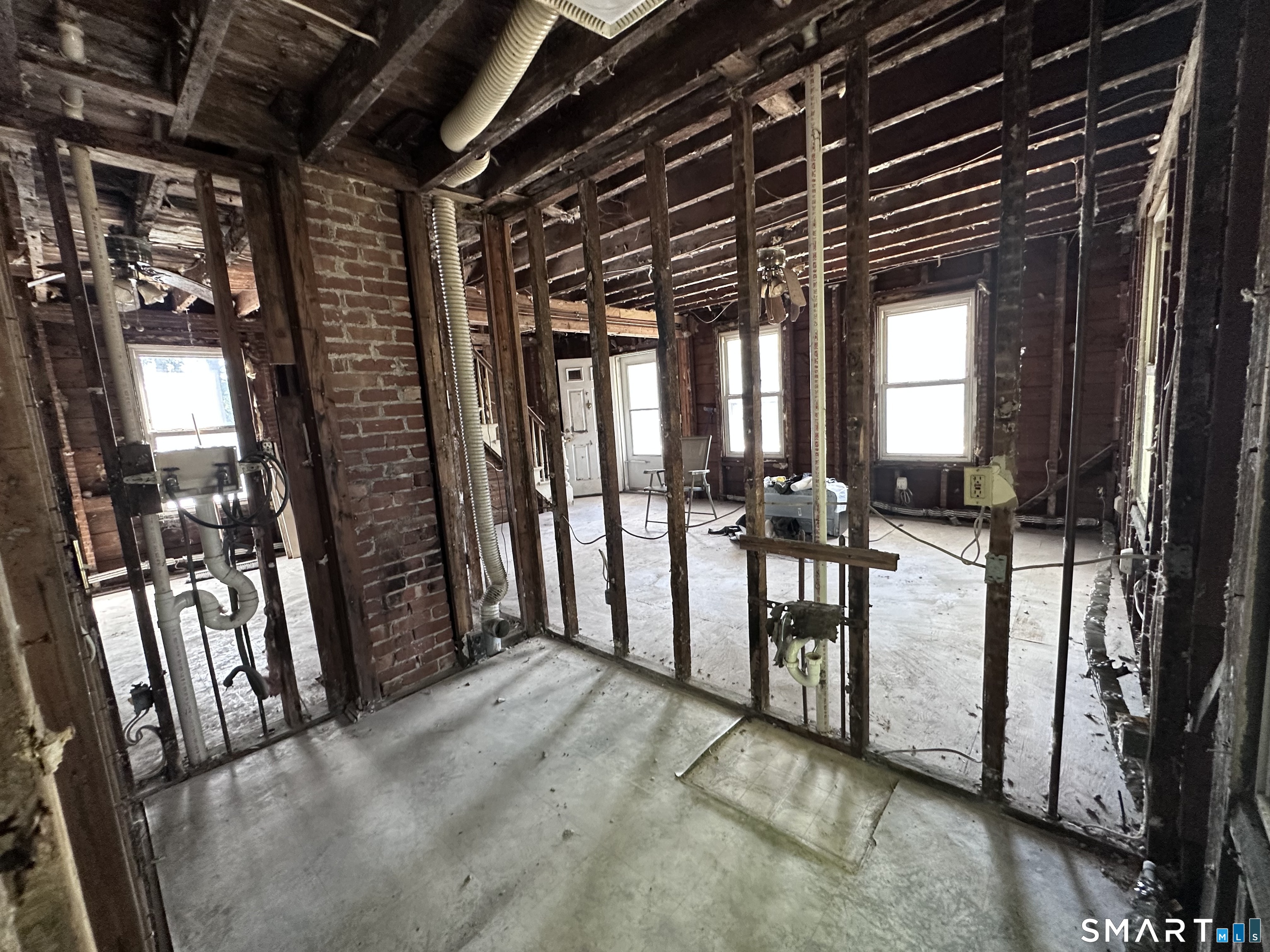 240 Mitchell Street Groton, CT 06340 - Photo 10 of 24 Gallery Image 10