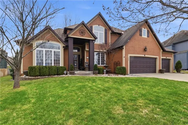 $540,000 | 225 Northeast Misty Meadow Drive, Lee's Summit, MO 64064