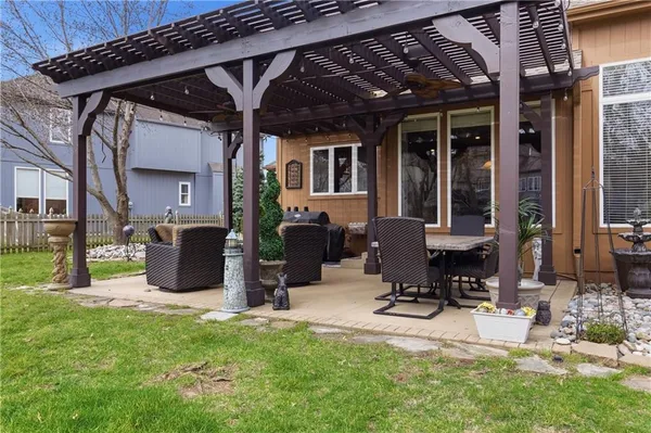 $540,000 | 225 Northeast Misty Meadow Drive, Lee's Summit, MO 64064