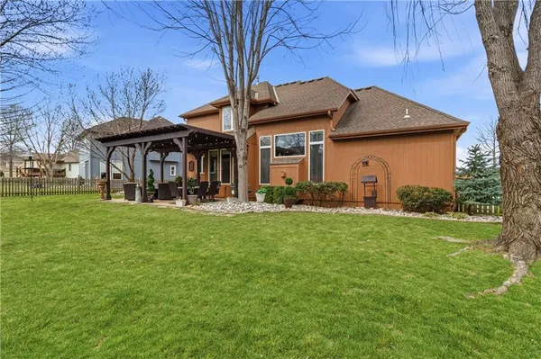 $540,000 | 225 Northeast Misty Meadow Drive, Lee's Summit, MO 64064