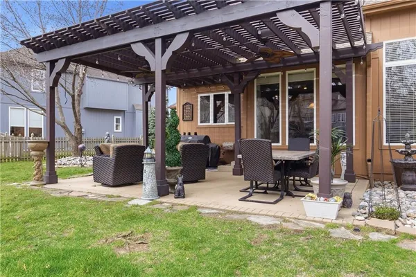 $540,000 | 225 Northeast Misty Meadow Drive, Lee's Summit, MO 64064