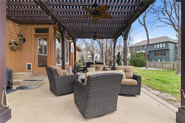 $540,000 | 225 Northeast Misty Meadow Drive, Lee's Summit, MO 64064