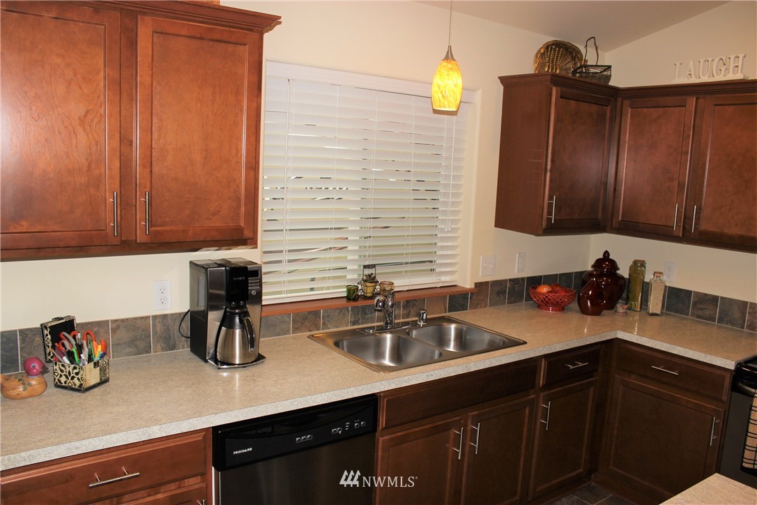 6344 199th Way Southwest Rochester, WA 98579 - Photo 4 of 25