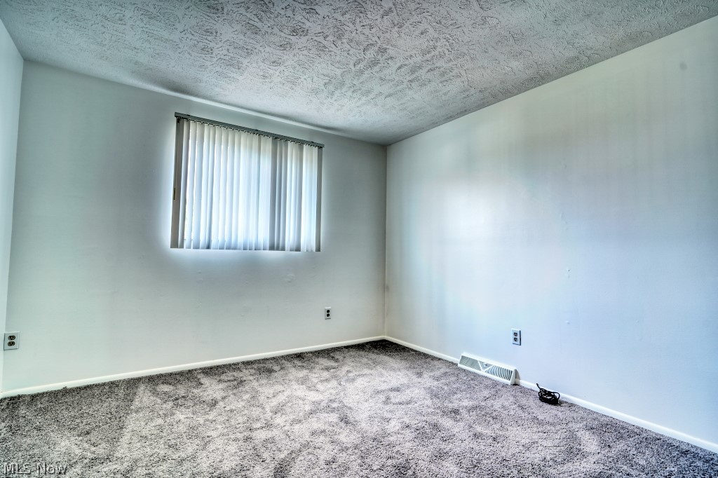 396 Skyview Road Cleveland, OH 44109 - Photo 28 of 35 Gallery Image 28