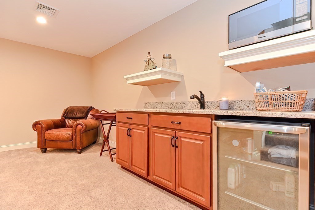 18 Fawn Ridge Road Hopkinton, MA 01748 - Photo 37 of 42 Gallery Image 37
