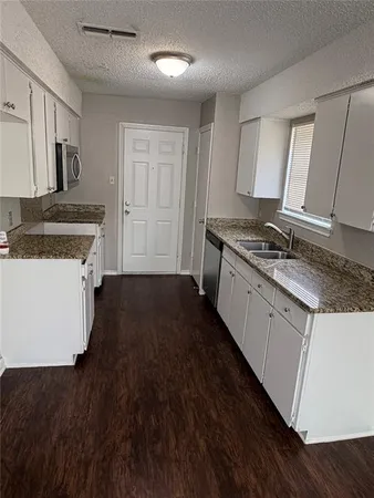 $2,195 | 107 Hidalgo Lane, Arlington, TX 76014