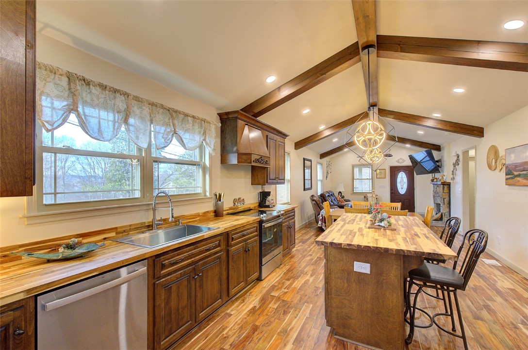 202 East Jones Avenue Pickens, SC 29671 - Photo 19 of 33