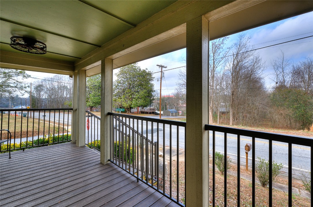 202 East Jones Avenue Pickens, SC 29671 - Photo 7 of 33