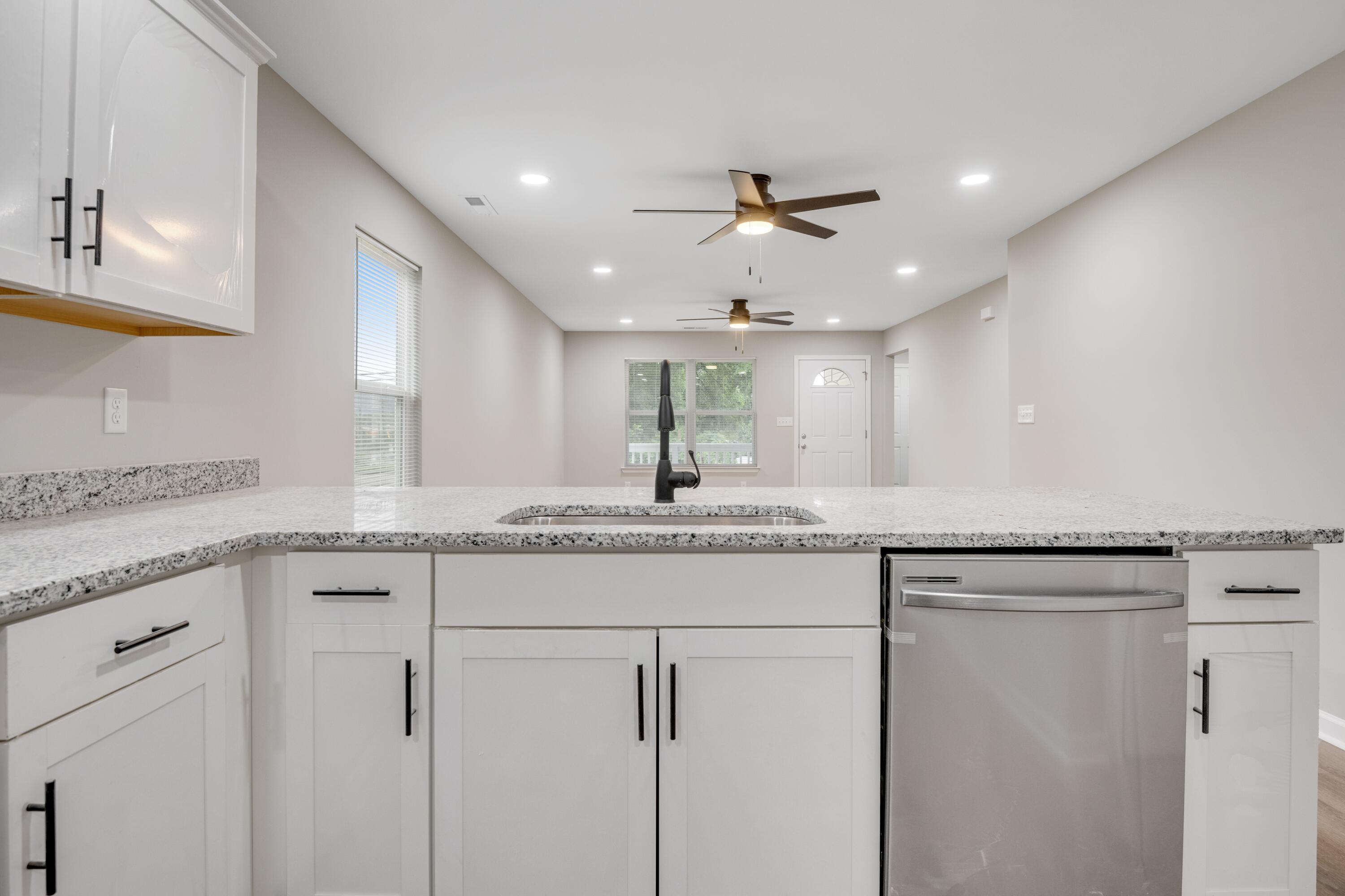 2807 Calhoun Avenue Chattanooga, TN 37404 - Photo 5 of 21 KAE_9843-New