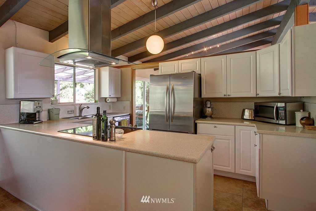 463 Seneca Avenue Northwest Renton, WA 98057 - Photo 5 of 25
