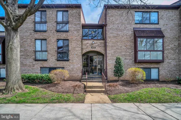 $290,000 | 2044 Royal Fern Court, Unit 1A, Reston, VA 20191