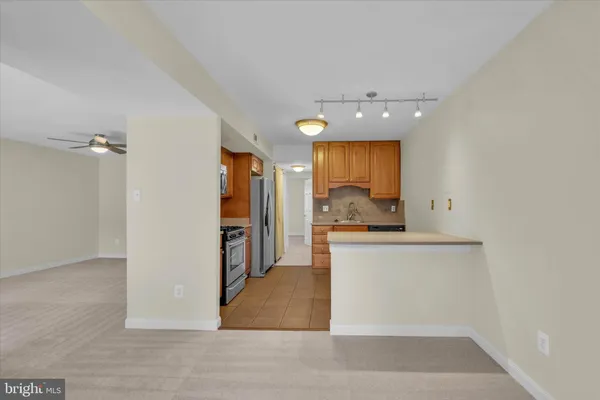 $290,000 | 2044 Royal Fern Court, Unit 1A, Reston, VA 20191