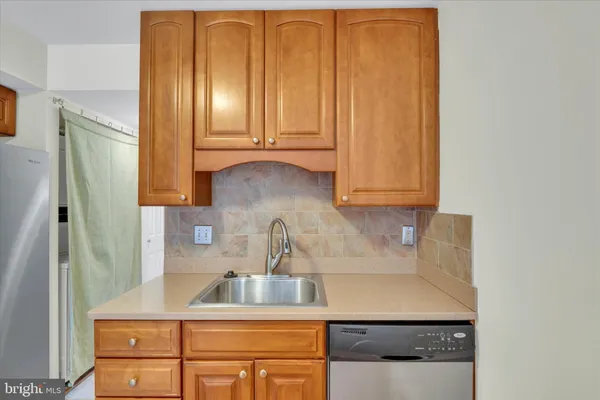 $290,000 | 2044 Royal Fern Court, Unit 1A, Reston, VA 20191