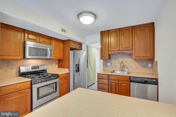 $290,000 | 2044 Royal Fern Court, Unit 1A, Reston, VA 20191