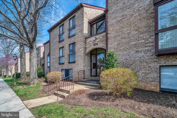 $290,000 | 2044 Royal Fern Court, Unit 1A, Reston, VA 20191