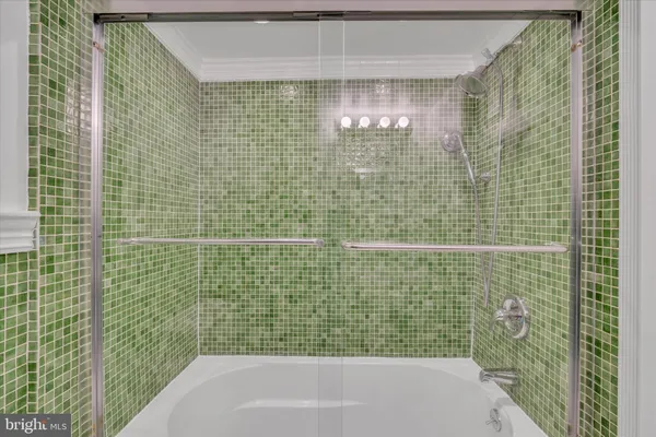 $290,000 | 2044 Royal Fern Court, Unit 1A, Reston, VA 20191